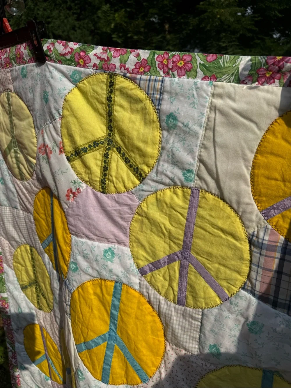 Handmade Peace Sign Patchwork Quilt 44x54, Retro 70s Grandmacore - Picture 8 of 10